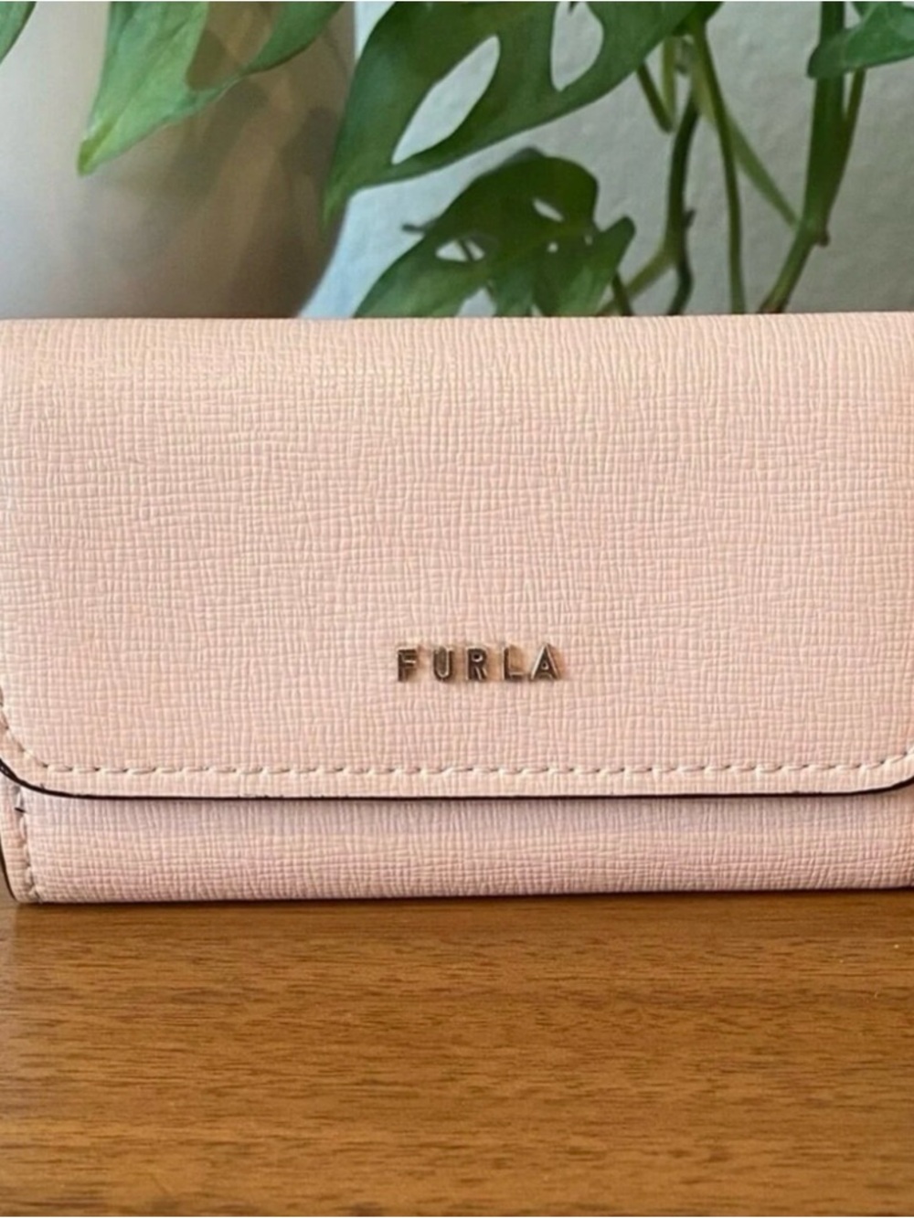 Furla Light Pink Textured Leather key holder with Gold Logo